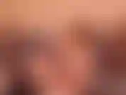 Ich wurde nach der kamera richtig geil und beschloss, mich einfach zurückzulehnen und mir mit meinem hitachi ein paar sehr intensive orgasmen in meinen strümpfen und absätzen zu bescheren.