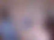 Es ist später am nachmittag und goddessjenn ist gerade von einem langen tag im büro nach hause gekommen, sie setzt sich in ihrer geknöpften bluse mit ihrer sexy brille und knallrotem lippenstift hin.