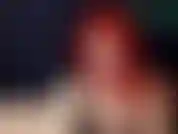 Striptease-jennifer zeigt ihren wunderschönen körper in sexy dessous, strümpfen und high heels!