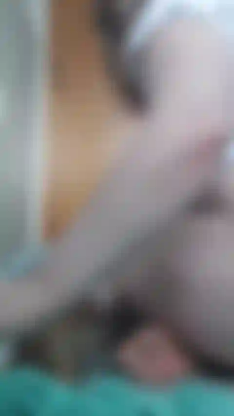 Muschi und arsch gespreizt.