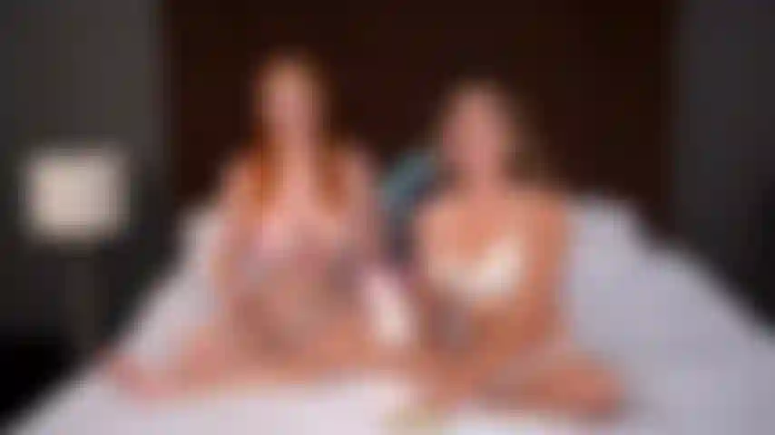 Sex patrol - milf lauren phillips und babe katie kush gehen wild mit einem doppeldildo um.