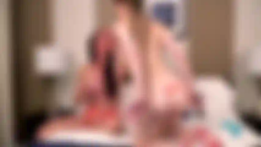 Pre-finale – feuchte und geile lesbische live-cam-show mit erin everheart und sofie marie.