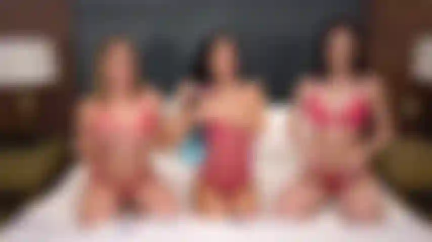 Diana grace und katie kush, die jasmin luv mit umschnalldildos in einer live-cam-show spucken.