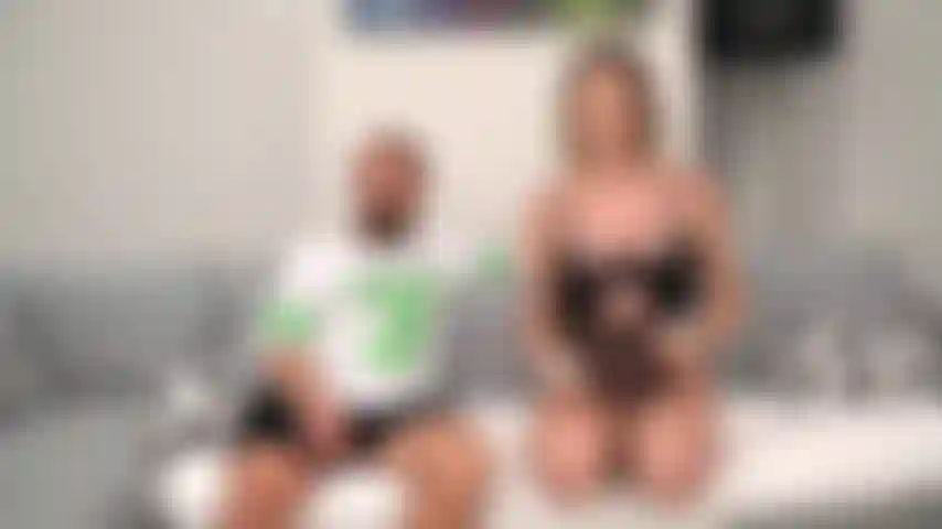 Schieße und treffe - anny aurora und brad newman bei einem speziellen fußball-/fußball-fickfest im jerkmate-tv.