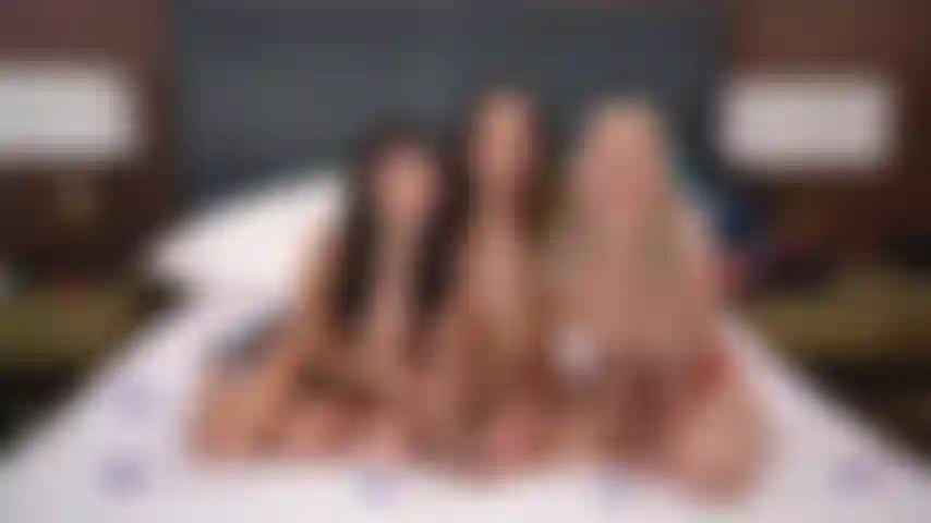 Aften opal und jamie jett, alle aufgetürmt und von isabella nices großem strap-on in einer live-cam-show geknallt.