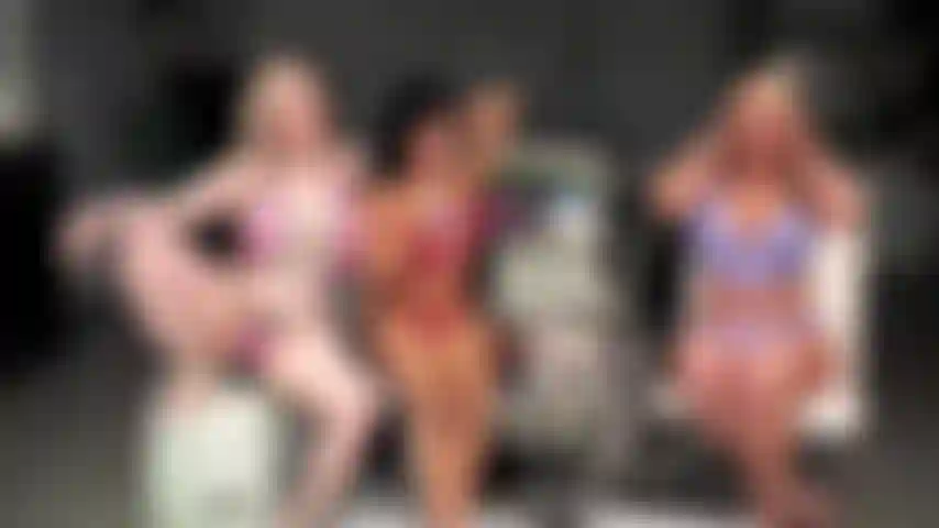 Naughty hearts - ember snow, mellanie monroe und kaiia eve verwenden während der live-show eine großartige sammlung von sexspielzeugen.