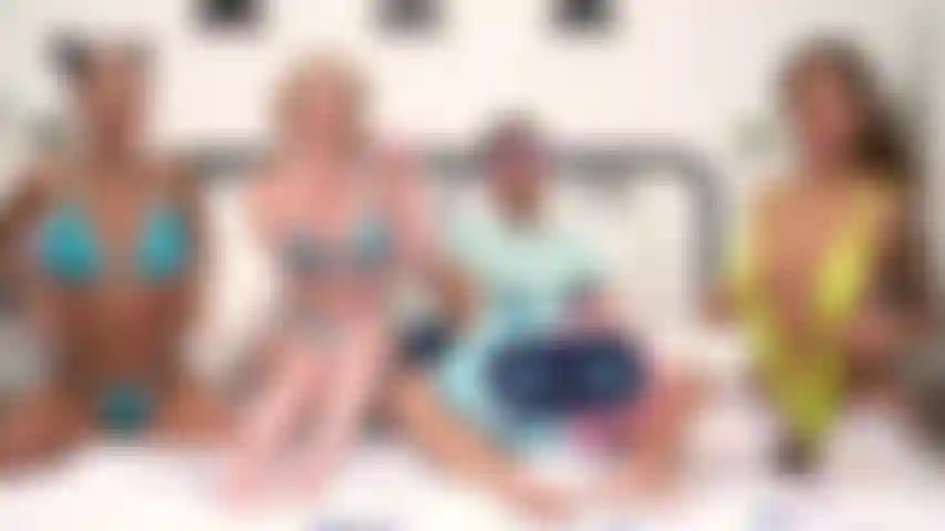 4 Some of july - donnie rock ist in diesem erstaunlichen vierer mit alexis tae, kay carter und april olsen im pussy-himmel.