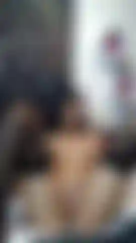 Ich liebe es, mit meiner nassen muschi zu spielen, mach mit!