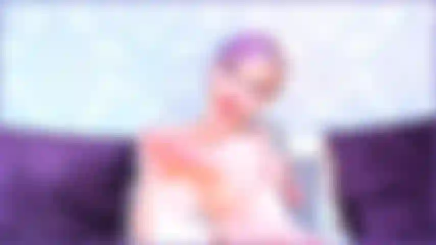 Die an den zehen lutscht, auf die füße spuckt.