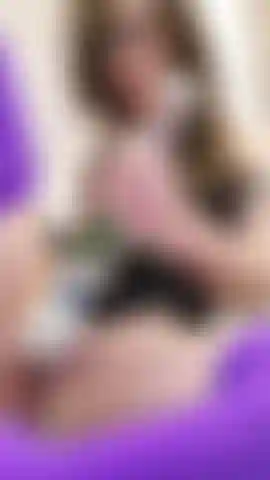 In strümpfen und dessous abspritzt.