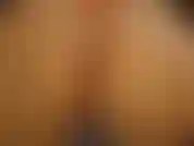 Heute habe ich beschlossen, dich zu belohnen, indem ich dich meinen körper anbeten lasse, während ich dir sage, wie du dich selbst berühren kannst. Du wirst küssen, wo ich es dir sage, wenn ich es dir sage. Du wirst mich ganz verehren und wichsen, wie ich es dir erzähle.