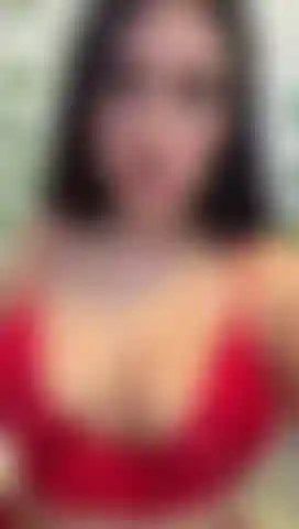 Eine brünette in flammen.