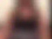 Leggings ausziehen, arsch fingern, vibrator von hinten, orgasmus mit toy.