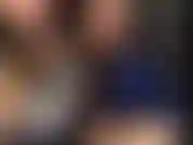 Rileyvelvet polizeikostüm mädchen/mädchen. Doppeldildo und strapon.