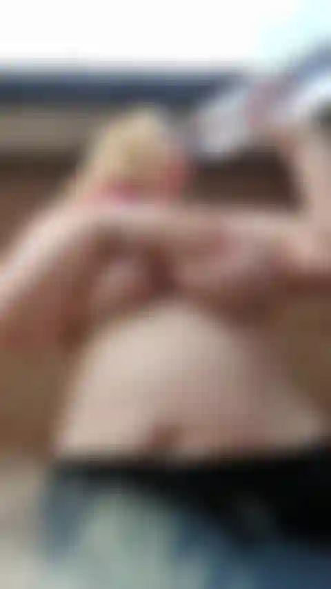 Zeitlupe, feuchte titten.