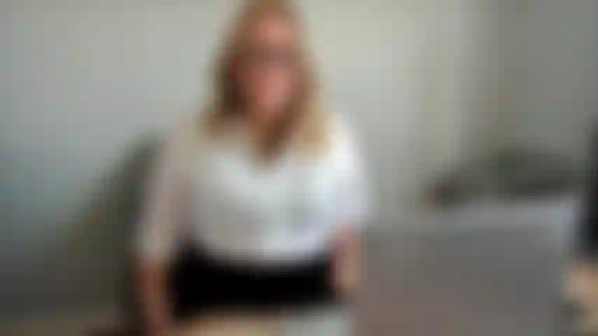 Julie_Bliss – office102 – bitte stellen sie mich ein.