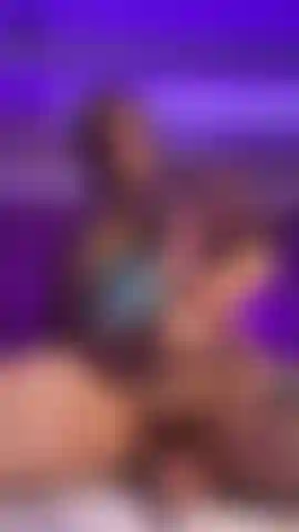 Reibe meinen kitzler an deinem schwanz.