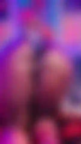 Hatte spaß mit meinem durchsichtigen dildo und vibrator, dabei wurde es ein bisschen unordentlich.