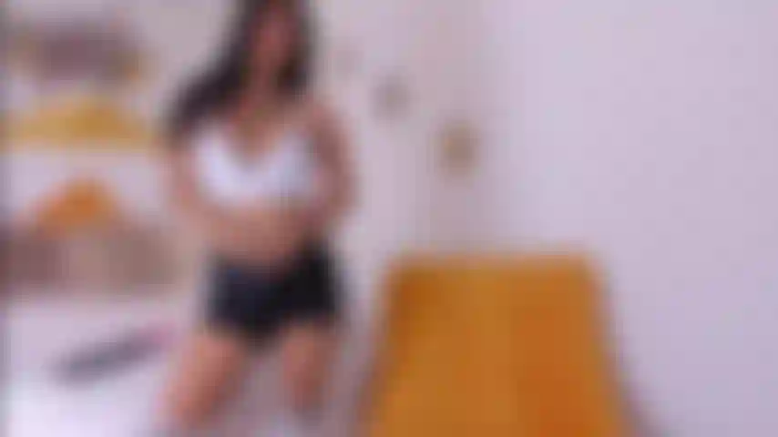 Während mein üppiges vibrieren in meiner klitoris dein großer penis in mich eindringt, zwei zu köstliche empfindungen, die mich sehr geil machen.