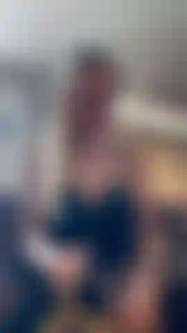 Hot Cougar wants to seduce  the young fit plumber