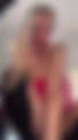 Ich bin heiß und geil… wirst du mich auf deinem gesicht sitzen lassen, bitte? X.