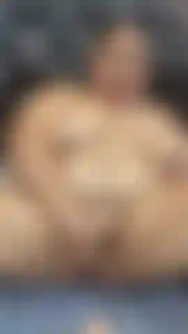 Habe eine masturbationsmuschi und werde mit einer maschine gefickt.