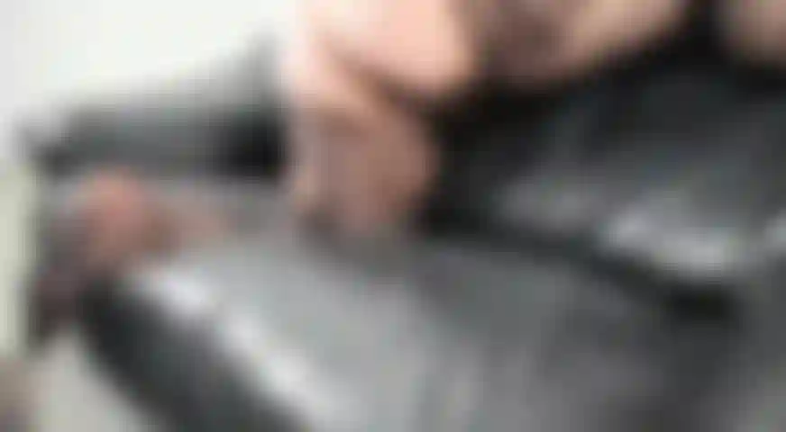 Lass mich dich mit meinem körper verführen, dir einen blasen und mich ficken.