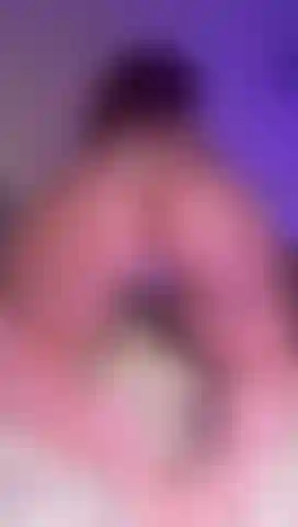 Slow motion twerk in doggy