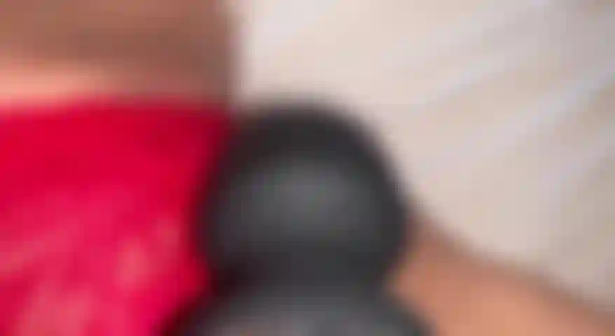 Domi/zauberstab auf der klitoris.