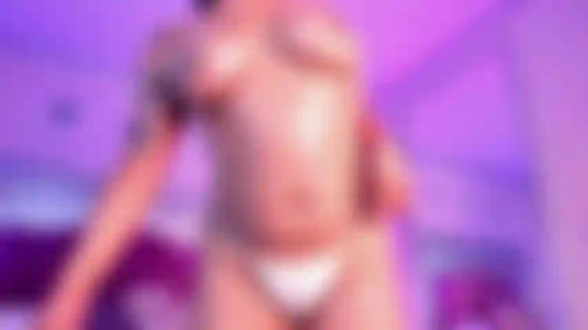 Mit großen brüsten.