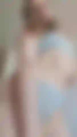 Transparente unterwäsche und striptease.