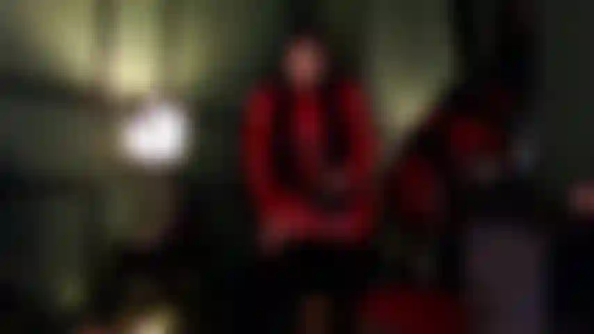 Hey, schlampe, worauf wartest du? Krieche auf die knie und mach deinen arsch bereit, gefickt und benutzt zu werden. Ich werde gnadenlos vorgehen und nicht aufhören. Bist du also bereit ????????