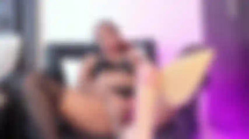 6 Minuten handjob für meine fußfetischisten und absätze mit strümpfen.