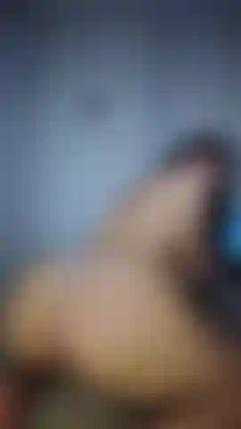 Kendall bouncing her ass and giving a deep, juicy blowjob