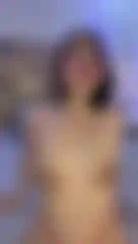 Jedes mal, wenn ich an dich denke, wird mein körper heiß und meine fantasie geht mit mir durch.