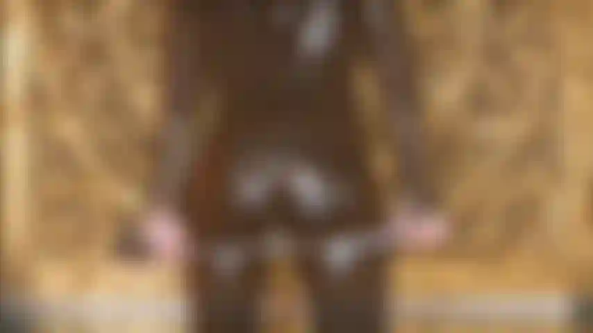 Bist du unterwürfig? Ich bin hier, um dir zu helfen, ein guter sklavenjunge zu werden. Sag mir deine fetische, ich bin bereit, dich zu ficken und dich zu meiner zu machen.