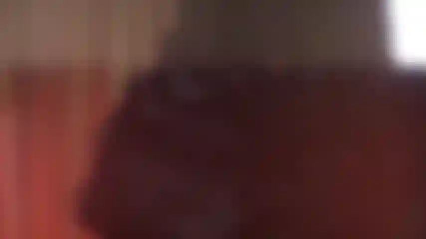 Ich liebe es dominant zu sein. Die das vergnügen verspürt, die totale kontrolle über dich zu haben. Ich kann mich nicht beherrschen, wenn du dich mir unterwirfst und meine ungezogene schlampe wirst.