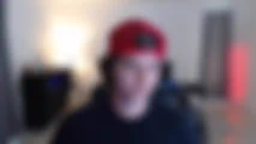 Spanne meine bizeps an und zeige meine arme.