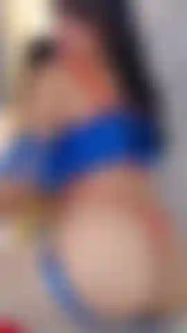 Snow White doesn't expect princes today... She just wants you to look at her while her ass tempts you.