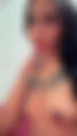 Komm und lutsch meine titten, bitte.