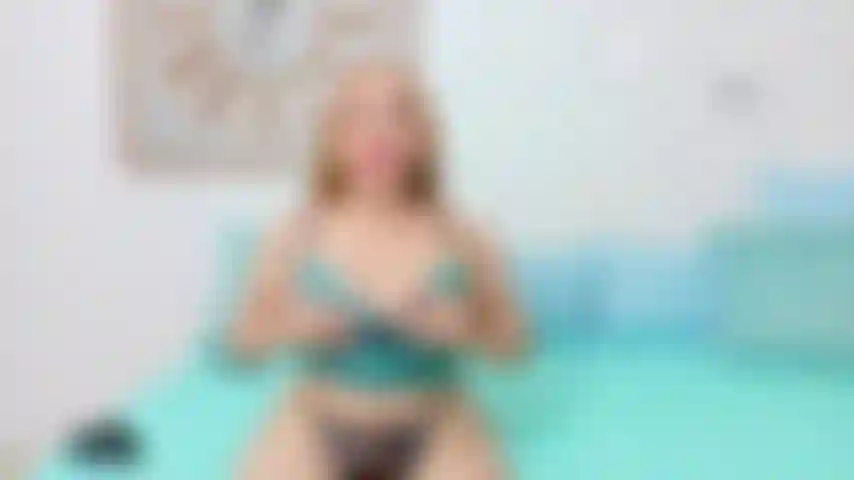 I felt so passionate that I couldn't help but touch my body, between my legs and especially my ass. I enjoy anal pleasure, I was pleased in an impressive way because imagine that you were here next to me.