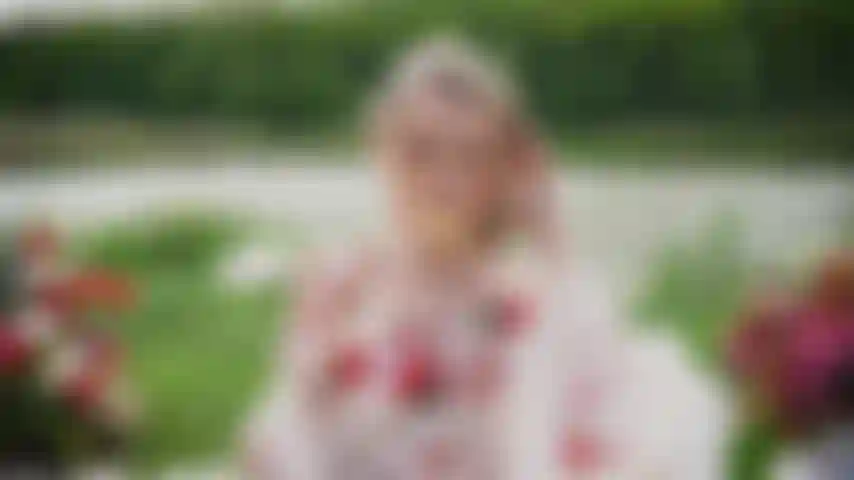 Nackt draußen macht es spaß.