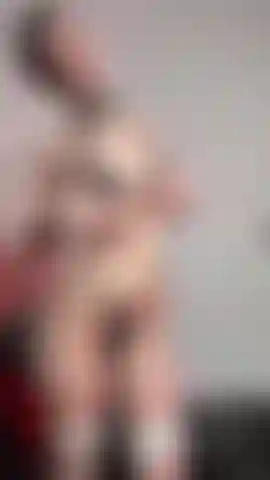 Metal, gags und unterwerfung: ich gehöre dir.