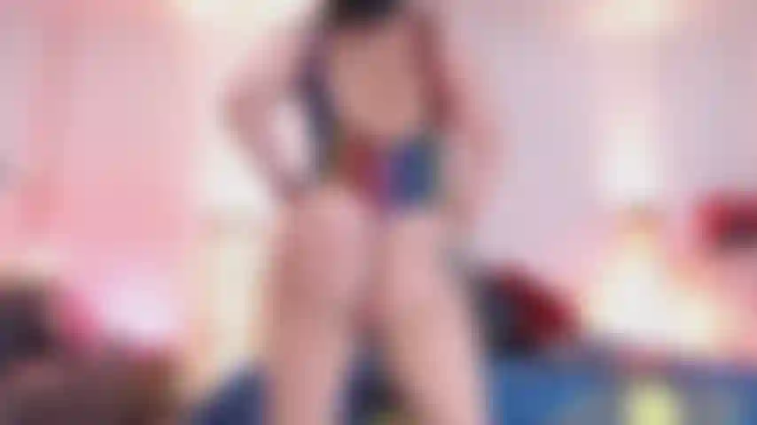 Ich möchte ihnen nur ein wenig von mir zeigen und ich hoffe, sie möchten mich kennenlernen und ausprobieren ... Sie können auch meine private videositzung in der galerie ansehen, wenn sie sie kaufen und annehmen möchten du!!