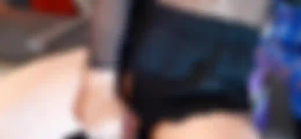 Ich habe mir pornovideos angesehen, also mache ich dieses video, um dir zu zeigen, wie ich mich selbst befriedige.