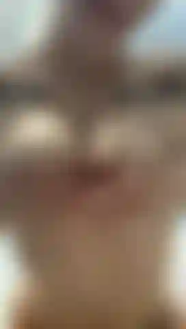 Aus der säfte tropfen, während ich in der wanne stöhne // spritze.