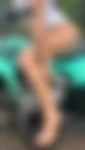 Ficke meine heiße muschi auf meinem atv.