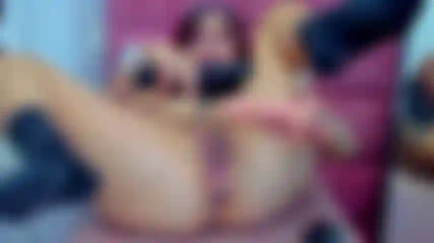 Spiele mit meinem großen dildo.