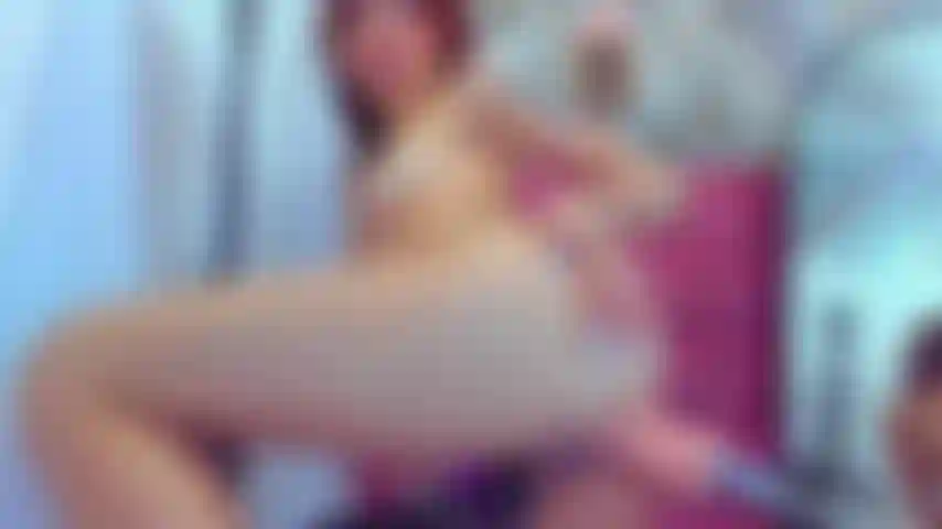 Schau, wie die fickmaschine mich kaputt macht.