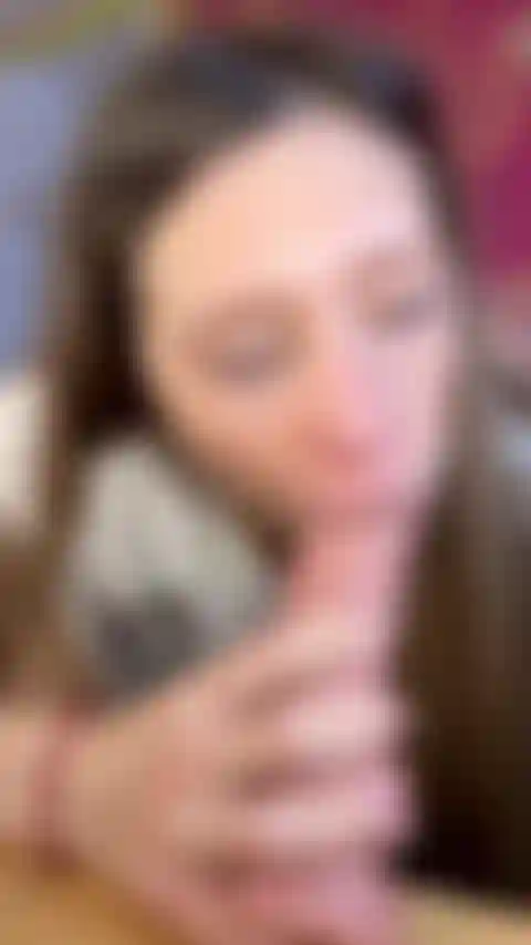 Lutsche tief schwänze mit großem mund.